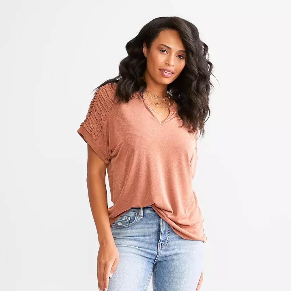 Buckle Black top. Small. Brown. NWT.